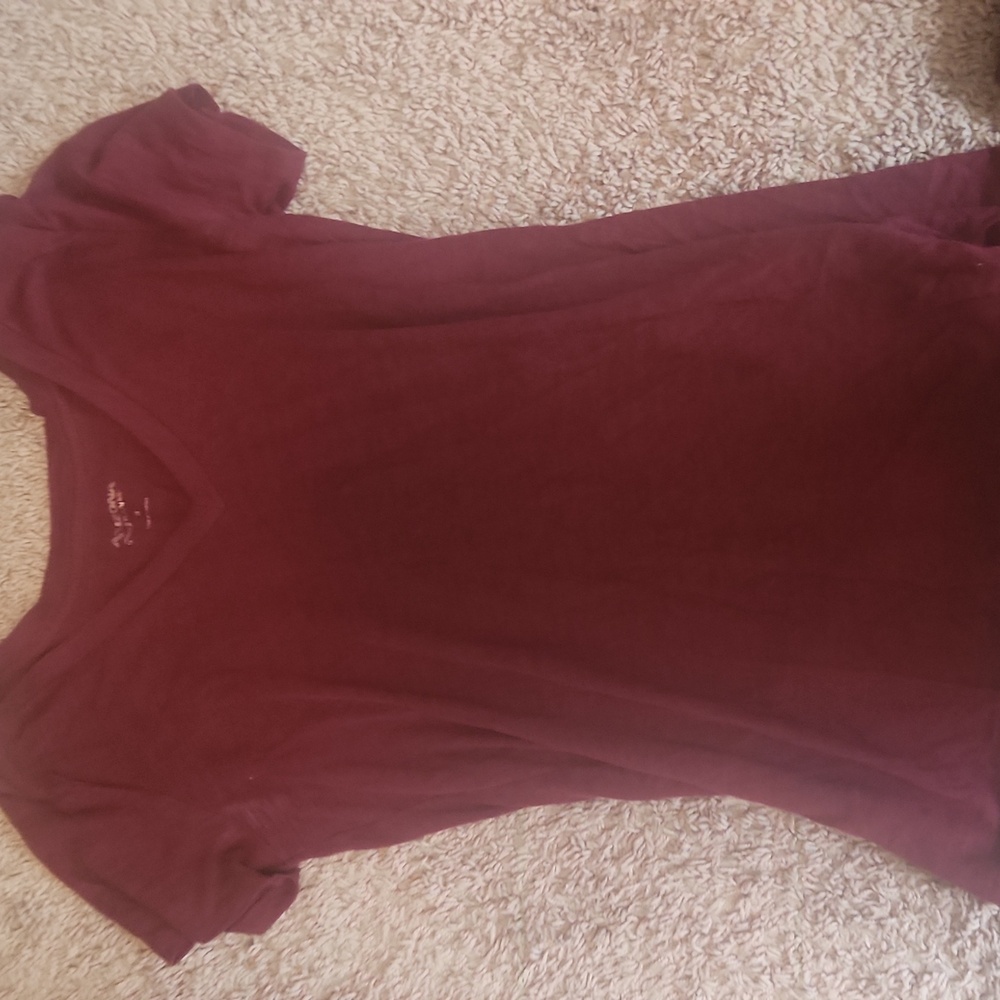 Maroon v-neck